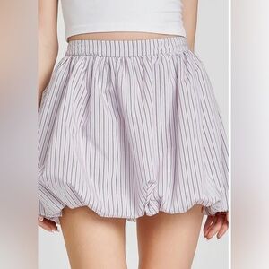 🛍️SALE🛍️Wayf pink stripe Bonnie bubble hem mini skirt - new w tags